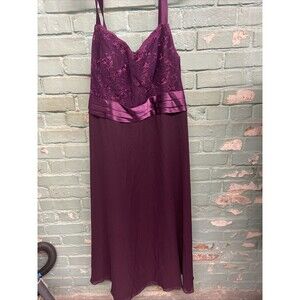 JJ's House Dress Floor Length Wedding Special Occasions Bust 48 Waist 46 Purple